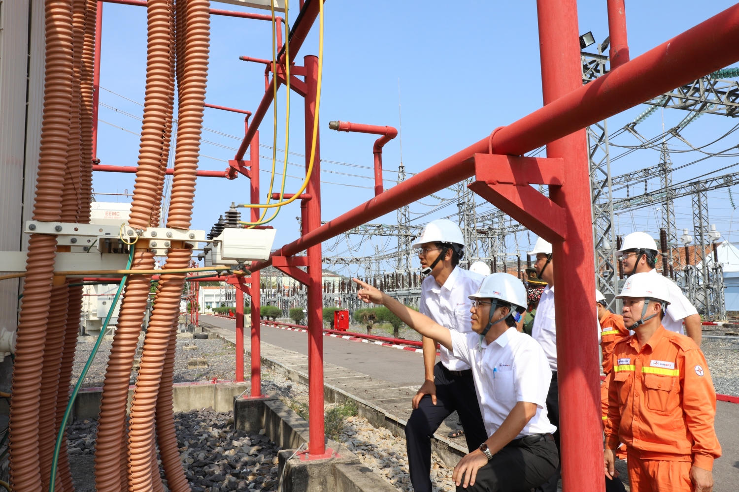 Đảm bảo cung cấp điện an toàn ổn định cho các hoạt động kỷ niệm 370 năm xây dựng và phát triển tỉnh Khánh