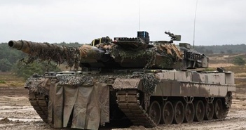 Bùn lầy đã "hạ gục" chiếc Leopard đầu tiên trên chiến trường Ukraine