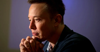 Elon Musk lo lắng về tài khoản Twitter của mình.