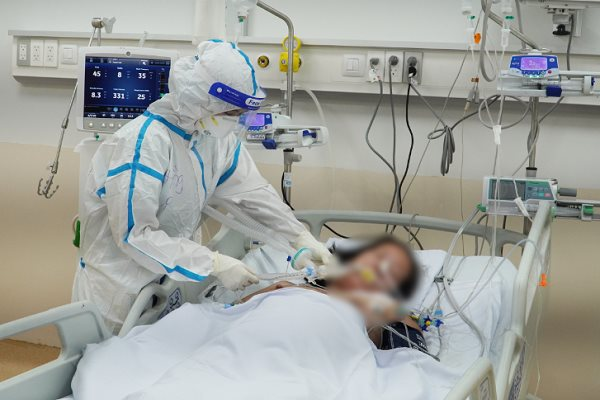 Bộ Y tế yêu cầu các cơ sở y tế đảm bảo đủ oxy cho các nhu cầu cấp cứu, điều trị và chăm sóc sức. Số ca COVID-19 đang tăng lên.