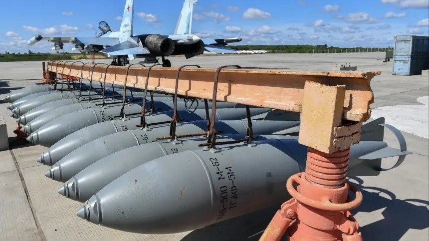 Nga sử dụng bom thông minh tấn công bất kỳ địa điểm nào của Ukraine.