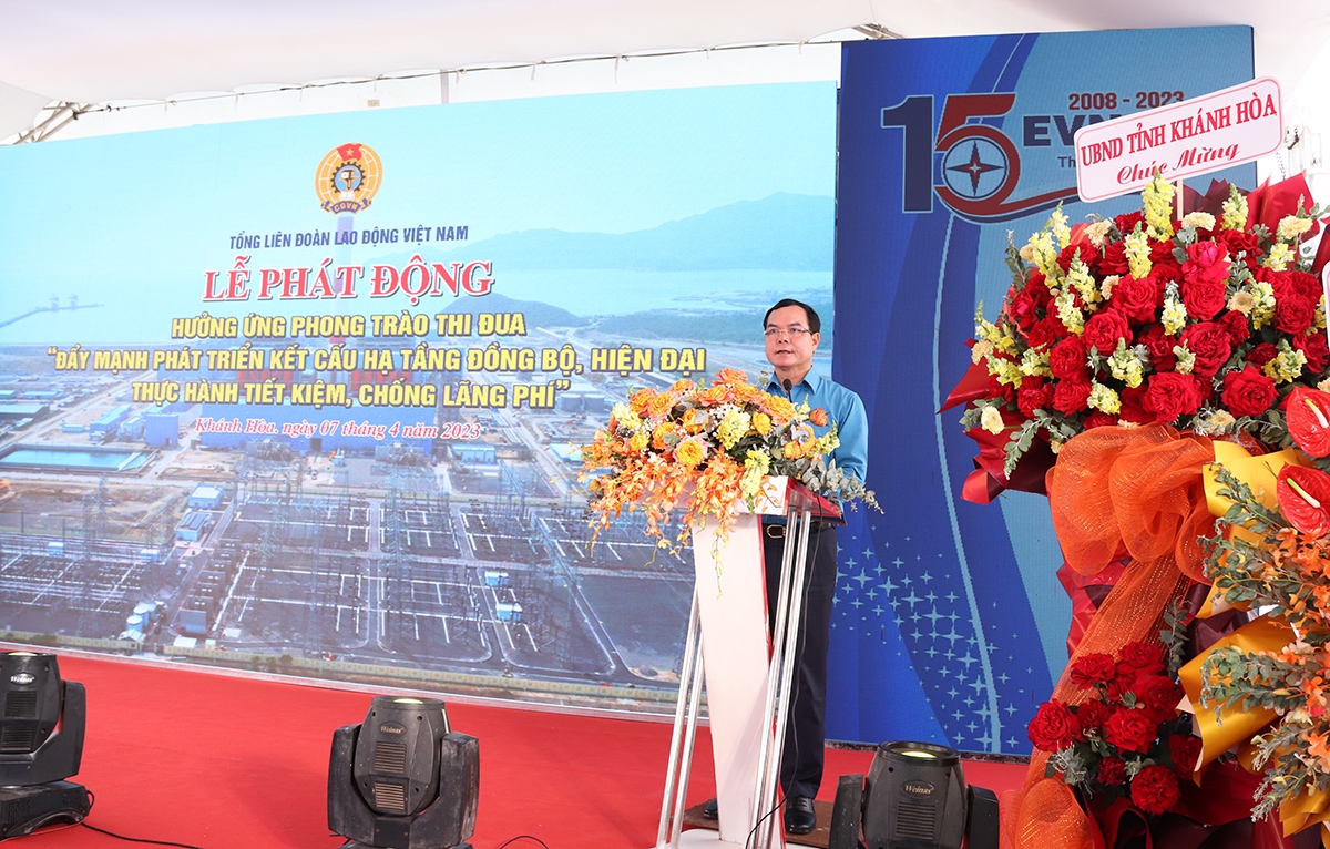 Công trình chào mừng Đại hội lần thứ mười tám Công đoàn Việt Nam đầu tiên được Tổng LĐLĐ Việt Nam gắn biển