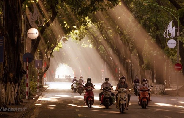 Ngày 1 tháng 5: Mưa dông vào nhiều khu vực ngày nắng, chiều tối và đêm.