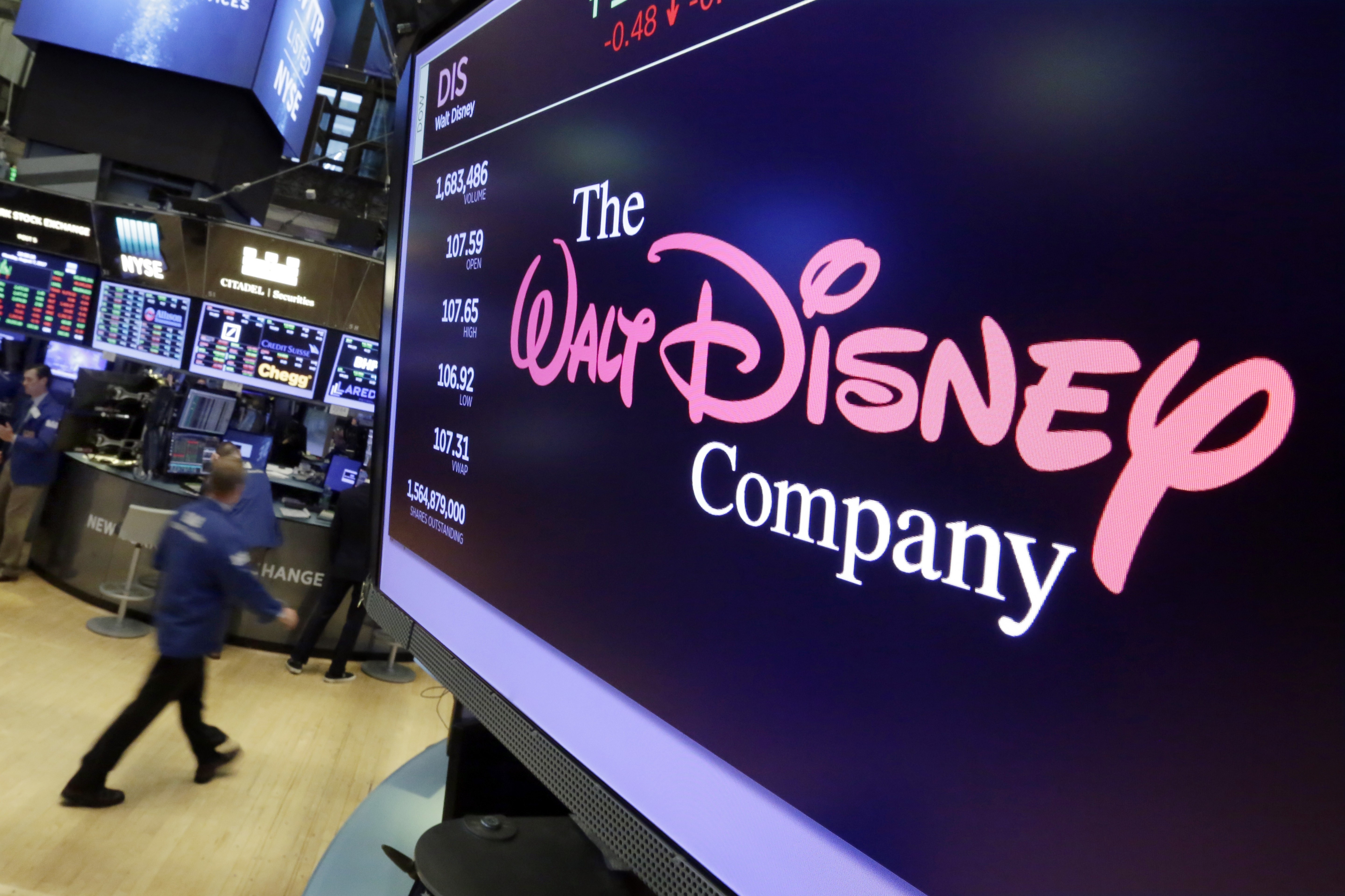 Disney sa thải hàng nghìn người đợt hai