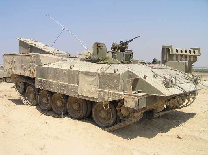 Xe bọc thép hàng đầu của Israel được cho là có nguồn gốc từ T-55 Liên Xô