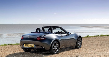 Mazda MX-5 Miata ra mắt phiên bản đặc biệt với giá hơn 880 triệu đồng Mazda MX-5 Miata ra mắt phiên bản đặc biệt với giá hơn 880 triệu đồng