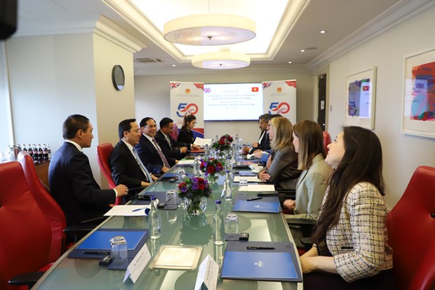 Để phục hồi rừng và cảnh quan ở Việt Nam, AstraZeneca đã đầu tư 50 triệu USD.