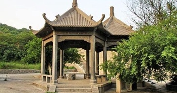 Bí ẩn ngàn năm về hai giếng cổ đầy vàng, một đắng và một ngọt Bí ẩn ngàn năm về hai giếng cổ đầy vàng, một đắng và một ngọt
