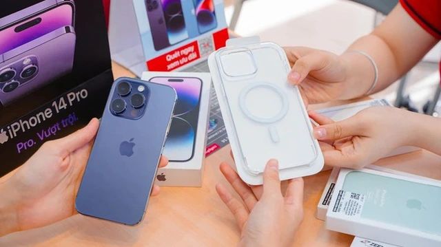 iPhone 14 Pro Max rớt giá, nhà bán lỗ 1 triệu đồng mỗi máy