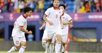 U.22 Việt Nam thắng Singapore 3-1, vươn lên ngôi đầu bảng SEA Games