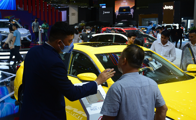 Giảm 50% phí trước bạ có đủ để vực dậy thị trường ô tô Việt Nam không?