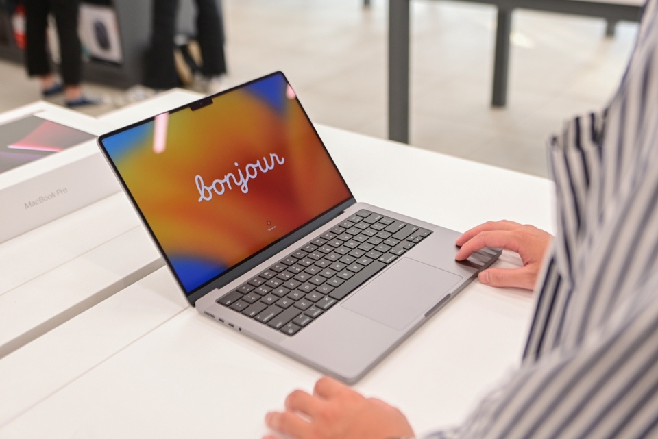 Sau hơn hai tháng, giá của MacBook Pro mới đã giảm gần 11 triệu USD.