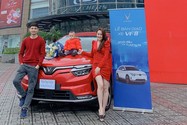 Doanh số ô tô ế ẩm, người dân vẫn chờ được kích cầu Doanh số ô tô ế ẩm, người dân vẫn chờ được kích cầu