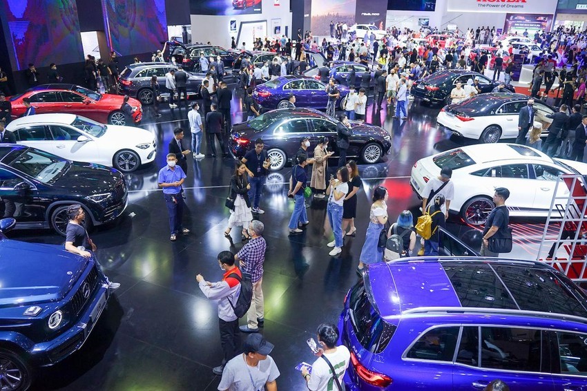 Hàng chục mẫu ô tô giảm giá 'khủng' tại Việt Nam