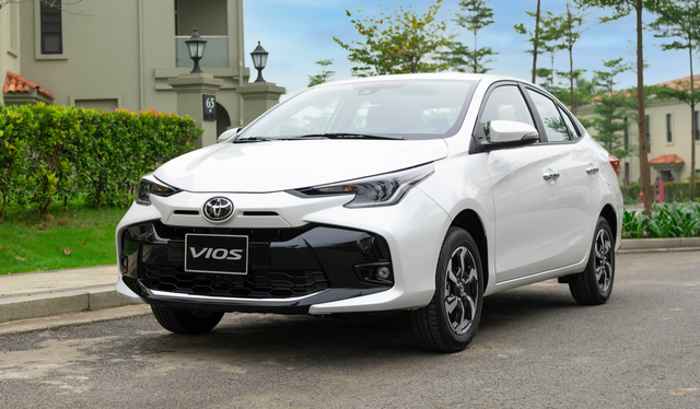 Toyota Vios mới mà cũ, có đủ sức hấp dẫn để thách thức ngôi vương doanh số không?