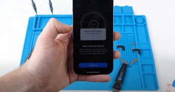 Nếu người dùng thay thế màn hình của bên thứ ba, iPhone 13 có thể mất tính năng Face ID. Nếu người dùng thay thế màn hình của bên thứ ba, iPhone 13 có thể mất tính năng Face ID.