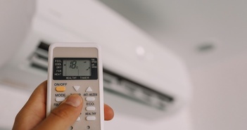 Máy lạnh không nên được bật ở mức 18 độ hoặc cao hơn. Điều này chỉ nên được thực hiện với cài đặt nhiệt độ của tủ lạnh trên 18 độ.
