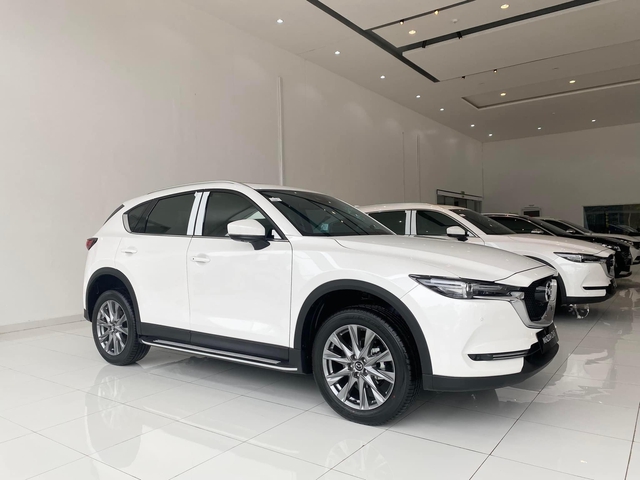 Sau tin đồn bản 2023 sắp ra mắt, giá Mazda CX-5 tạo đáy mới, khởi điểm 719 triệu đồng chỉ còn ngang với Seltos