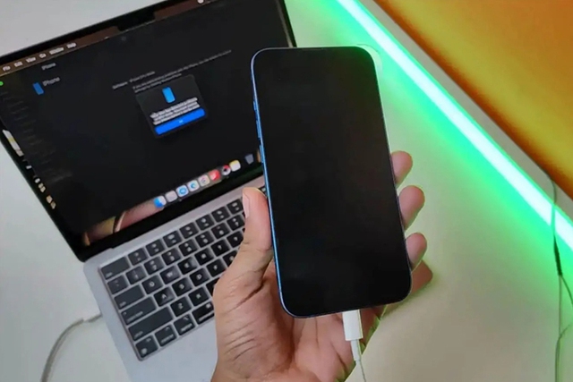 Có gây hại khi sạc iPhone qua máy Mac không?