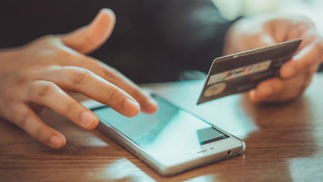 Chủ tài khoản nên làm gì nếu bất ngờ nhận được tiền "chuyển nhầm" tài khoản?