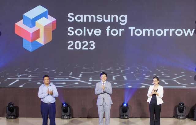 Solve for Tomorrow tiếp lửa đam mê tài năng công nghệ trẻ