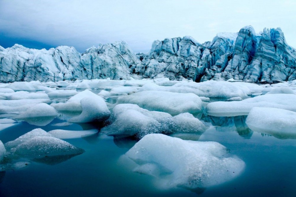 Băng vĩnh cửu tan chảy ở Bắc Cực: Mối nguy hiện hữu khi các chất lưu giữ trong đó thoát ra môi trường