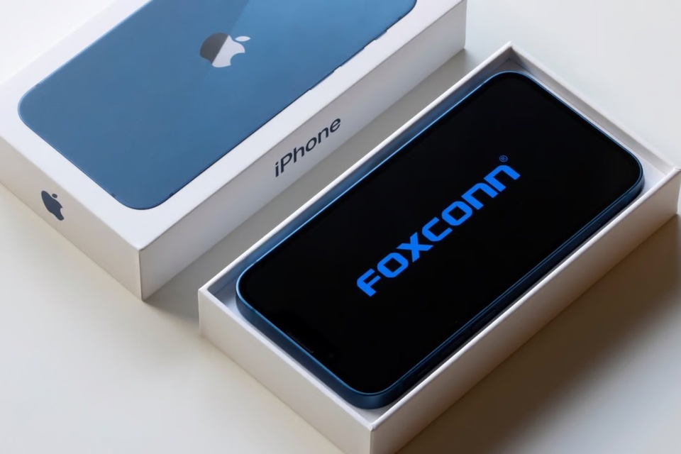 Foxconn tăng thưởng, thu hút công nhân lắp ráp iPhone 15