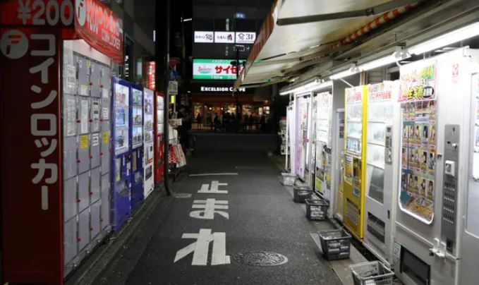 Khi động đất, máy bán hàng Nhật Bản sẽ tự động cung cấp đồ ăn miễn phí.