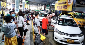 Taxi truyền thống chuyển thế đối đầu xe công nghệ Taxi truyền thống chuyển thế đối đầu xe công nghệ