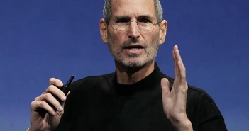 Walter Isaacson nói rằng Steve Jobs sẽ thích Vision Pro, và Tim Cook cho rằng giá 3.499 USD là hợp lý.