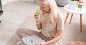 5 điều chỉnh ăn uống giúp giảm cân nhanh sau 50 tuổi 5 điều chỉnh ăn uống giúp giảm cân nhanh sau 50 tuổi