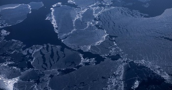 Biển Bắc Cực có thể sẽ không còn băng trong 10 năm nữa. Biển Bắc Cực có thể sẽ không còn băng trong 10 năm nữa.