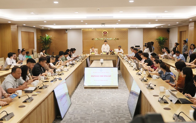 Mạnh tay gỡ bỏ các trò chơi và ứng dụng vi phạm, cạnh tranh với các nền tảng mạng xã hội xuyên biên giới