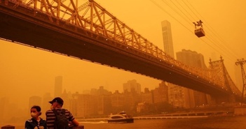 Vì sao bầu trời New York rực cam như Hỏa tinh? Vì sao bầu trời New York rực cam như Hỏa tinh?