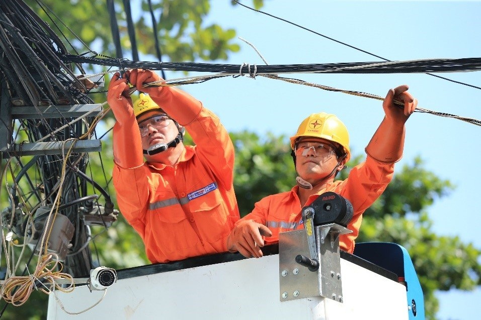 Thủ tướng Chính phủ đã yêu cầu tăng cường tiết kiệm điện và giảm sử dụng năng lượng.