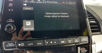Gần 1,2 triệu xe ô tô Honda có camera lùi, màn hình nhấp nháy