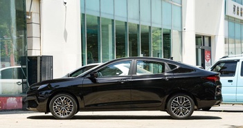 Mẫu sedan có thiết kế "sang, xịn" giá 213 triệu đồng, quá rẻ so với Honda City, Hyundai Accent