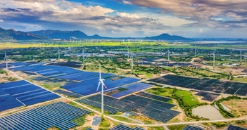 Hàng loạt nhà máy năng lượng tái tạo đưa điện thương mại lên lưới thông qua các đợt giảm giá phê duyệt Hàng loạt nhà máy năng lượng tái tạo đưa điện thương mại lên lưới thông qua các đợt giảm giá phê duyệt