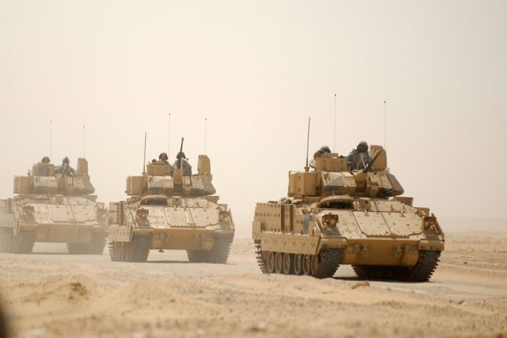 Lầu Năm Góc gửi thêm xe tăng chiến đấu Bradly tới Ukraine