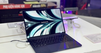 Khi mua một chiếc MacBook mới, nhiều khách hàng ở Việt Nam đã bị "hụt" thời hạn bảo hành. Khi mua một chiếc MacBook mới, nhiều khách hàng ở Việt Nam đã bị "hụt" thời hạn bảo hành.