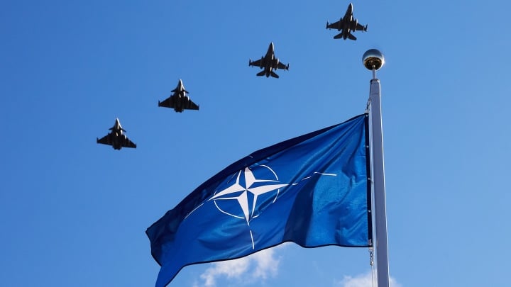 Chi tiêu quân sự của NATO gấp 24 lần so với Nga