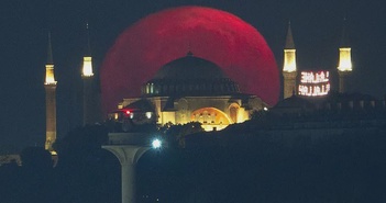 Loạt ảnh chụp "siêu trăng hươu" lớn nhất năm 2023, tỏa sáng rực rỡ làm xiêu lòng người yêu thiên văn khắp thế giới