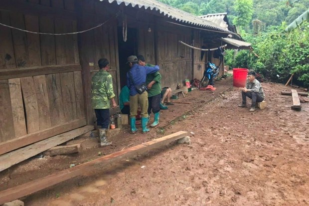 Sáu người trong gia đình gặp nạn khi qua mương cạn, hai người thiệt mạng