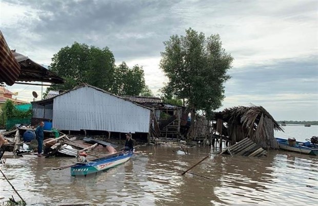 Báo động tình trạng sạt lở đất liên tục ven sông tại Cà Mau