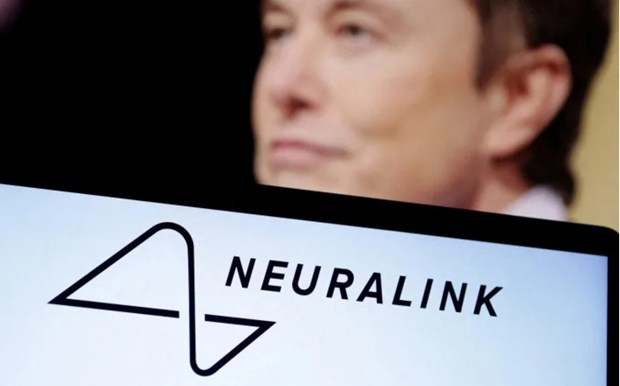 Công ty của tỷ phú Elon Musk được phép thử cấy chip vào não người.
