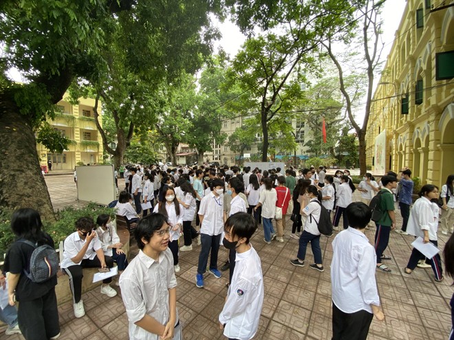 Thủ tướng yêu cầu Hà Nội báo cáo về phản ánh tỷ lệ tuyển sinh vào lớp 10 công lập 2013 thấp kỷ lục