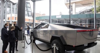 Hãng Tesla xuất xưởng chiếc xe bán tải điện đầu tiên Cybertruck Hãng Tesla xuất xưởng chiếc xe bán tải điện đầu tiên Cybertruck