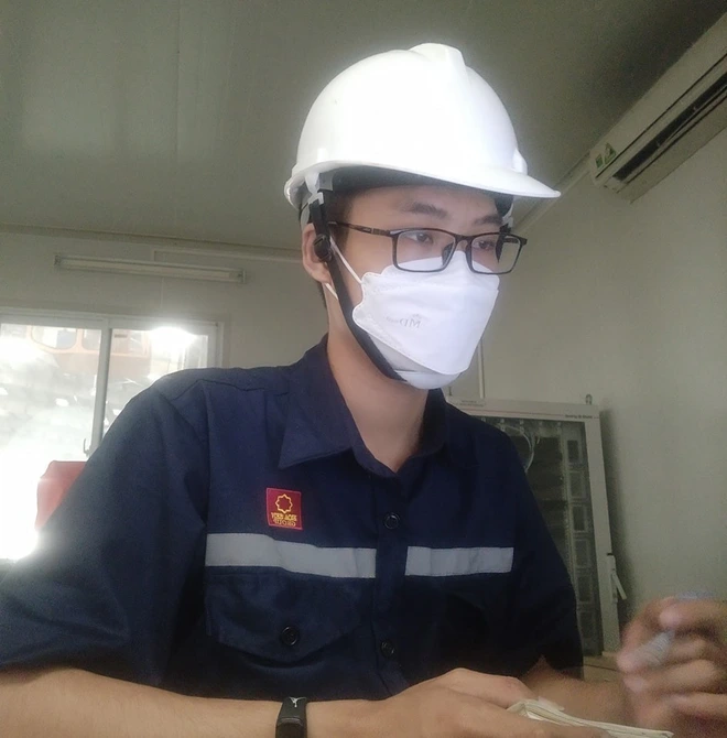 Câu chuyện xúc động phía sau video triệu view chàng trai mặc áo cử nhân cho mẹ trong ngày tốt nghiệp đại học - Ảnh 7. Câu chuyện xúc động phía sau video triệu view chàng trai mặc áo cử nhân cho mẹ trong ngày tốt nghiệp đại học - Ảnh 7.