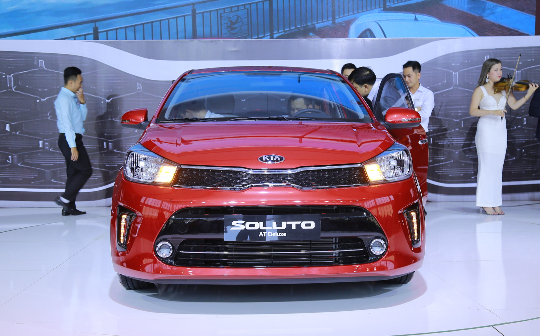 6 mẫu ô tô giá rẻ nhất tại Việt Nam hiện nay - Ảnh 6.