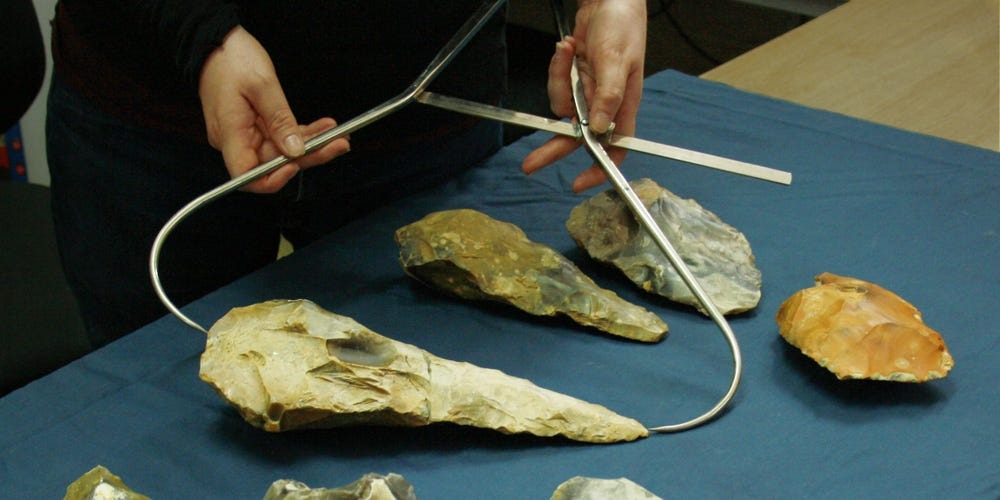 Phát hiện cổ vật hơn 300.000 năm tuổi, các nhà khoa học bối rối không thể giải thích về kích thước